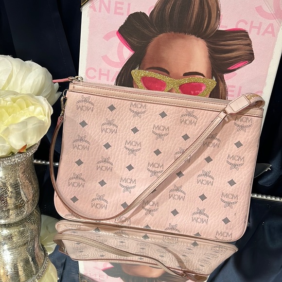 MCM Handbags - 🏆💐HOST PICK💐🏆MCM POWDER PINK MONOGRAM VISETOS LOGO POCHETTE